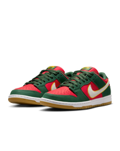 Load image into Gallery viewer, Nike SB &quot;Dunk Low &quot; // Seattle Supersonics
