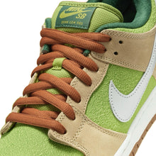 Load image into Gallery viewer, Nike SB &quot;Dunk Low Pro WC&quot; // Escargot
